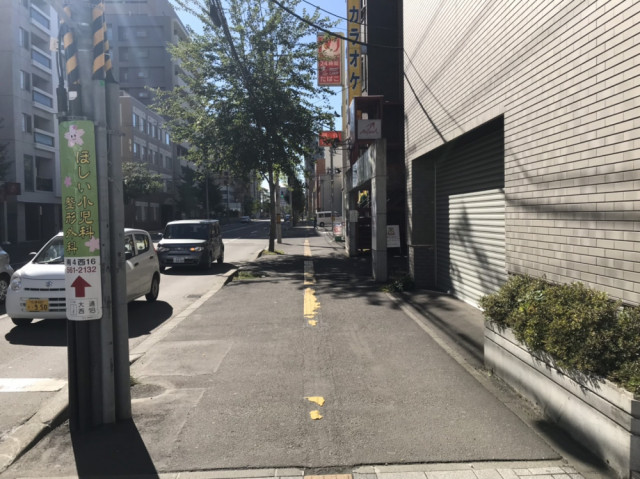 コンビニを右手に直進